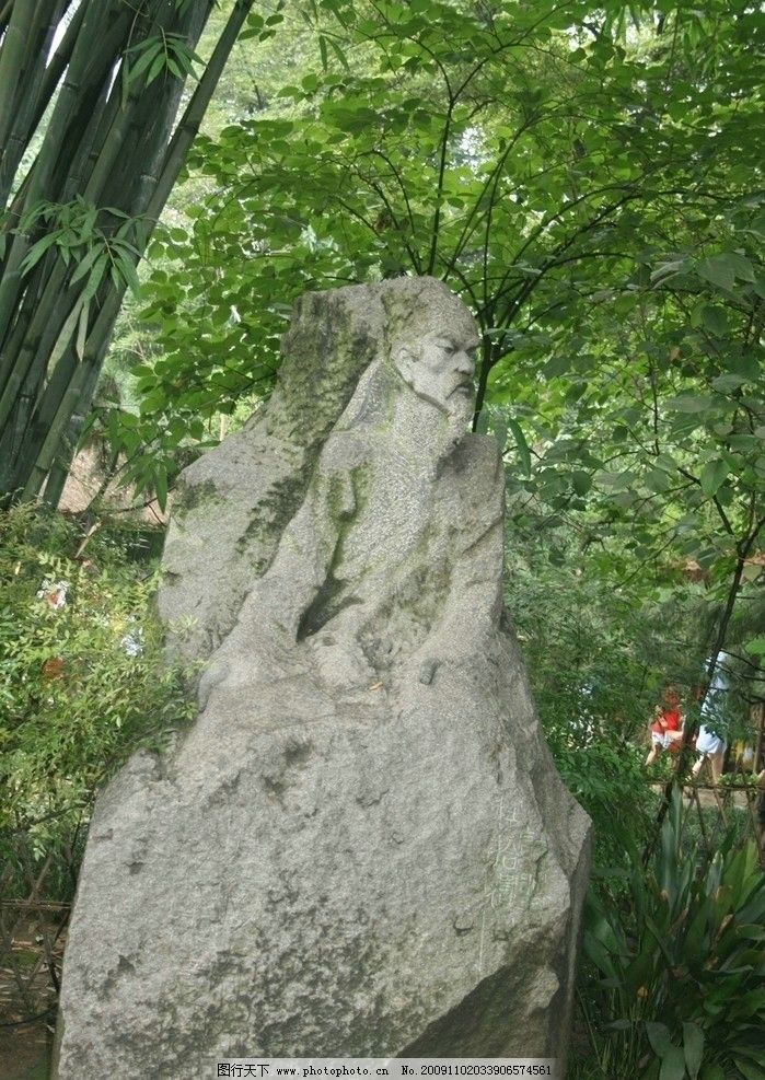 杜甫雕像图片,成都 杜甫草堂 杜甫个性雕像 国内