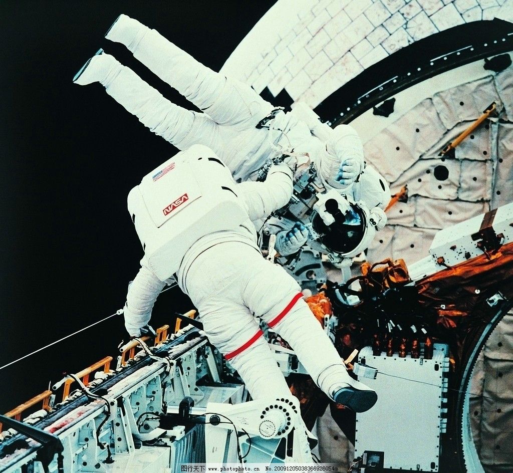 宇航员,宇宙飞船,维修,出舱,科学研究,现代科技,摄影,72DPI,JPG